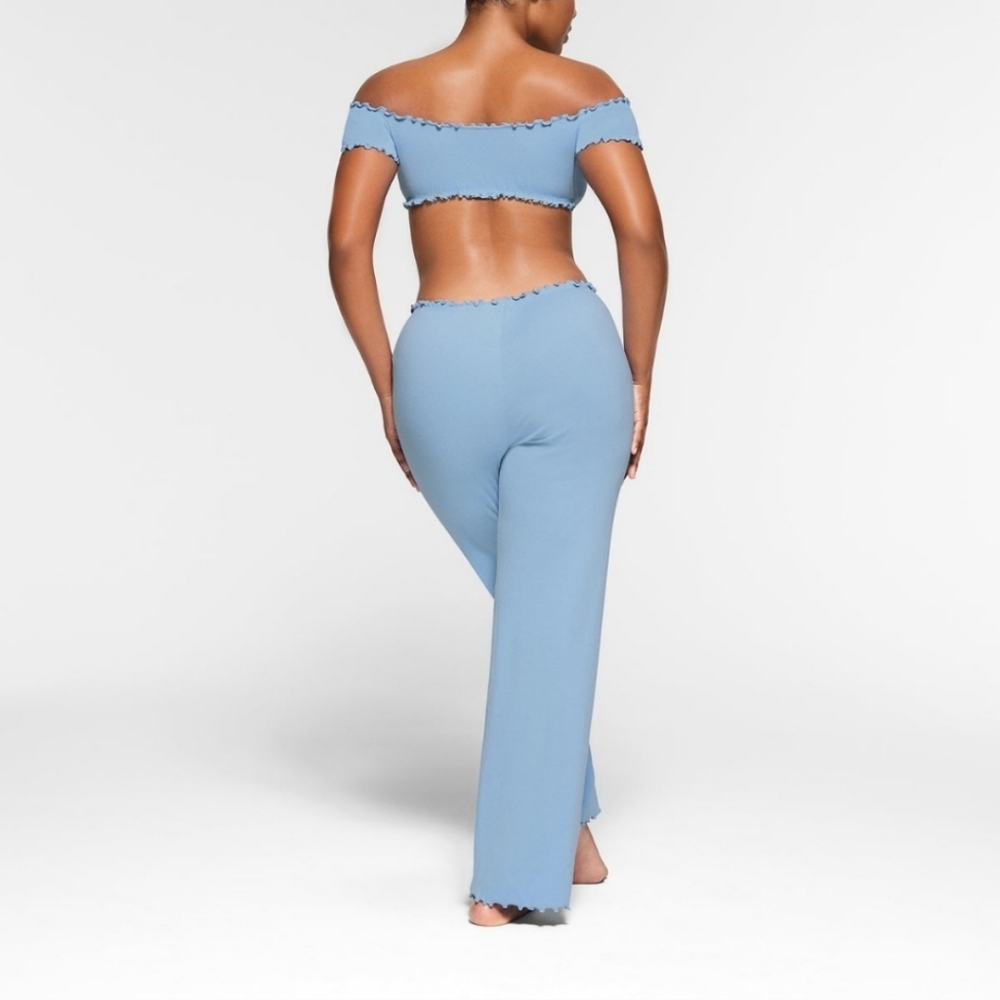 Skims Ruffled Crop Top - Picture 5 of 9